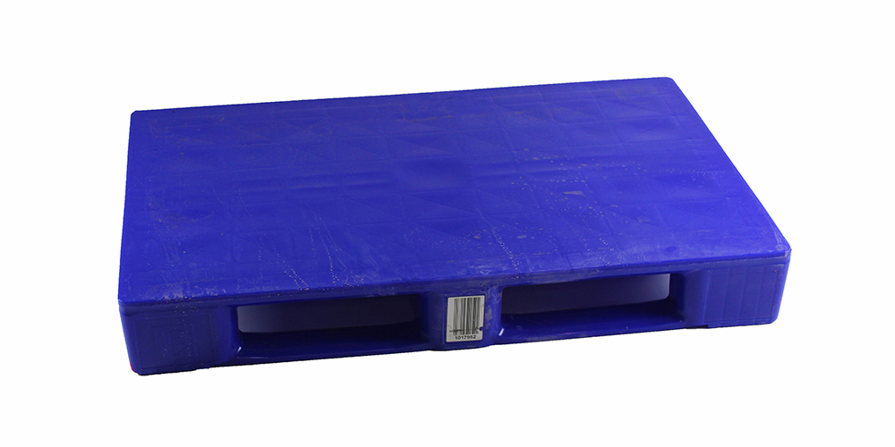 Gebrauchte Kunststoffpalette 80 X 120 cm geschlossenes Oberdeck 3 Kufen medium Blau
